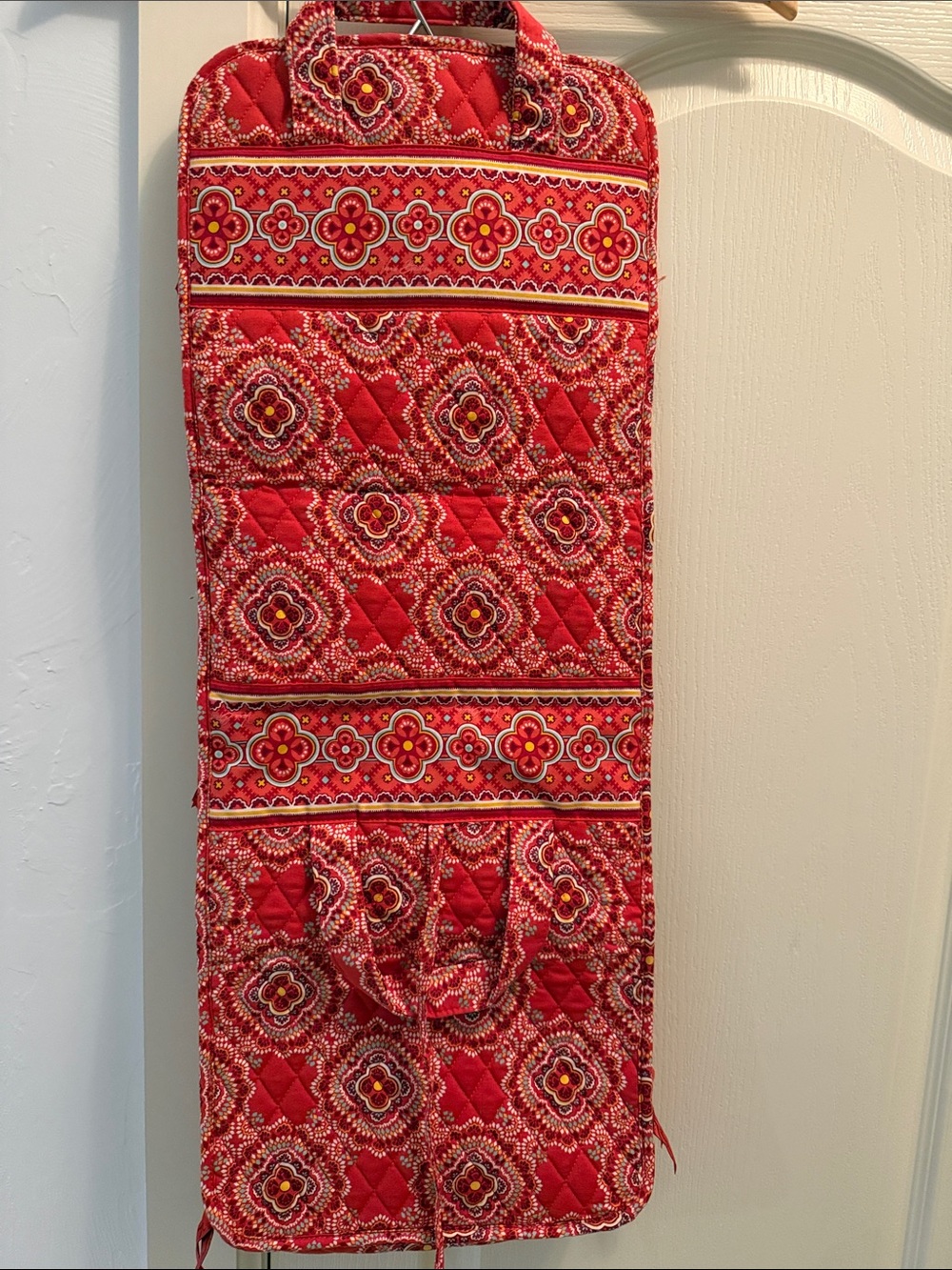 Vera Bradley “PAPRIKA”  Quilted Hanging Travel Organizer - Picture 2 of 6